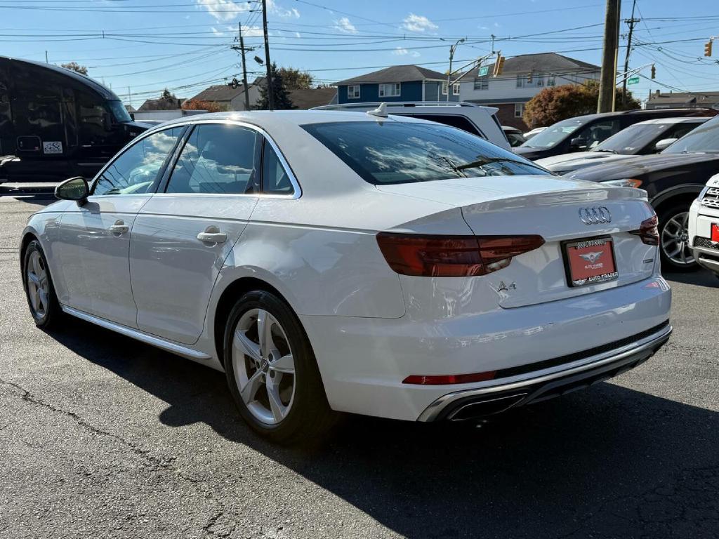 AUDI A4 2019 AUDI A4 WAUDNAF43KA023687