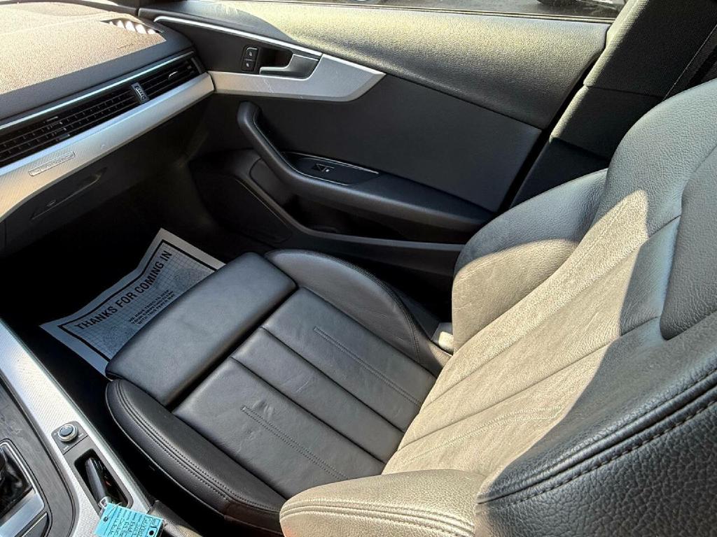 AUDI A4 2019 AUDI A4 WAUDNAF43KA023687