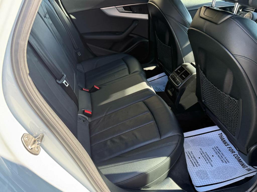 AUDI A4 2019 AUDI A4 WAUDNAF43KA023687