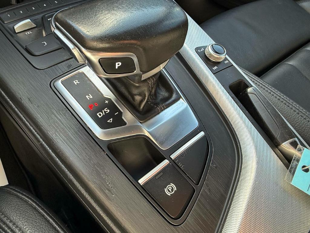 AUDI A4 2019 AUDI A4 WAUDNAF43KA023687