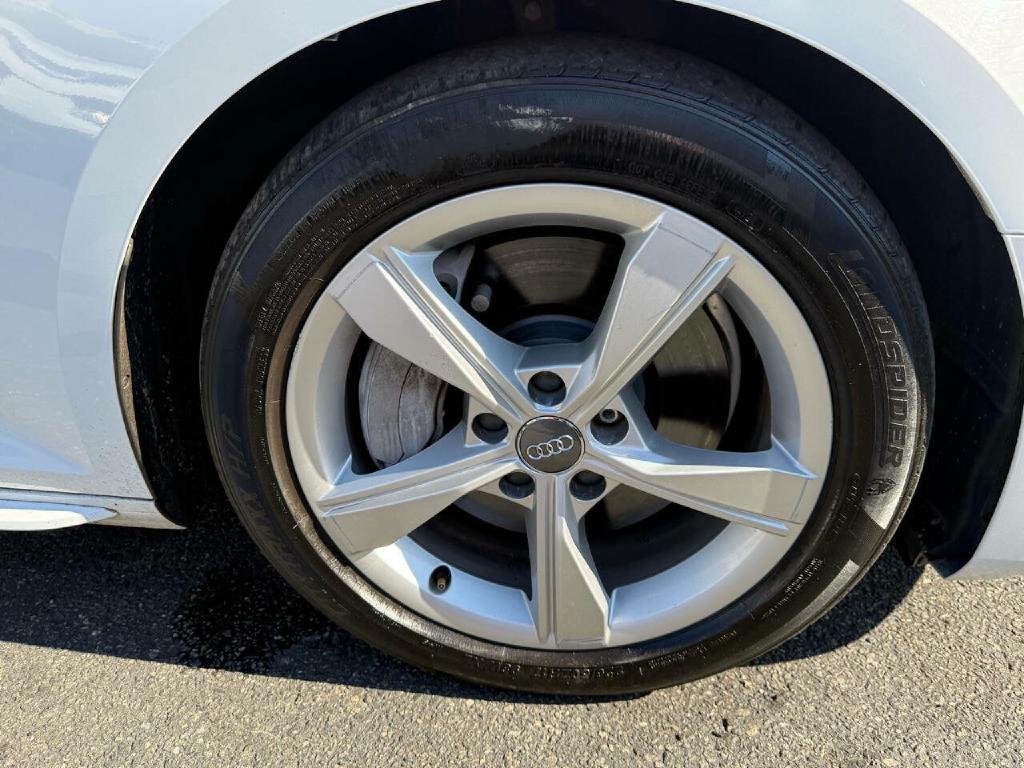 AUDI A4 2019 AUDI A4 WAUDNAF43KA023687