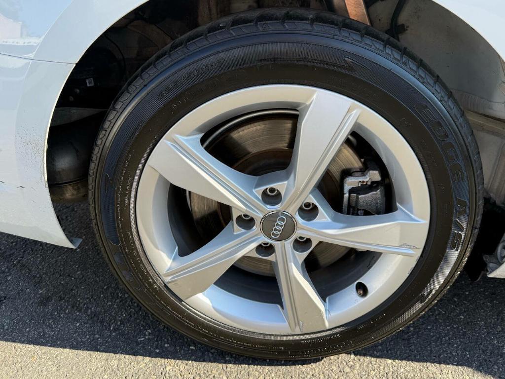 AUDI A4 2019 AUDI A4 WAUDNAF43KA023687