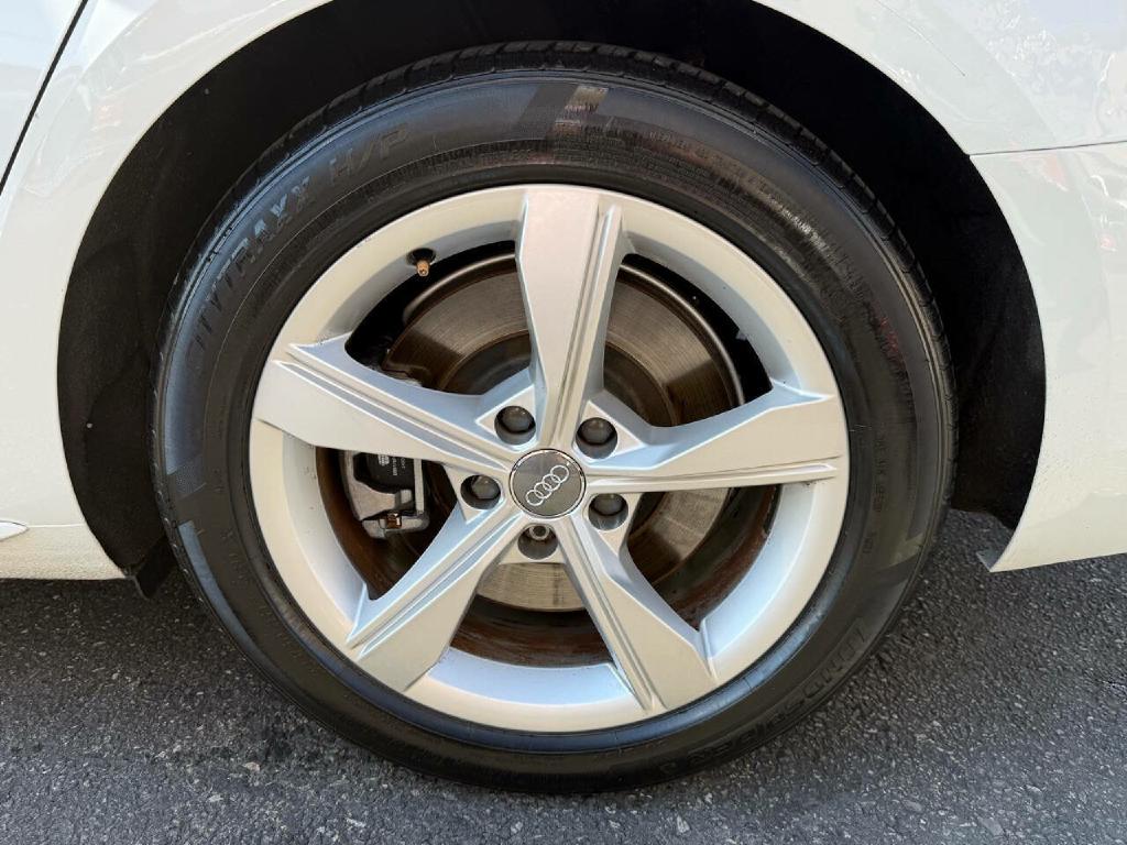 AUDI A4 2019 AUDI A4 WAUDNAF43KA023687