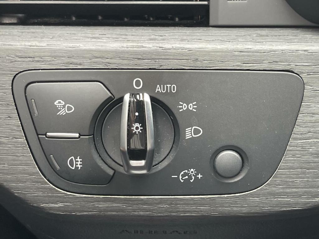 AUDI A4 2017 AUDI A4 WAUKMAF4XHN059050