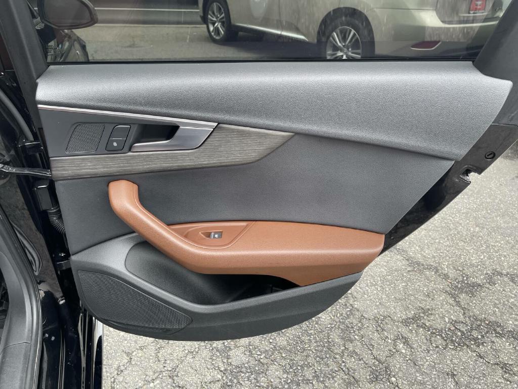 AUDI A4 2017 AUDI A4 WAUKMAF4XHN059050