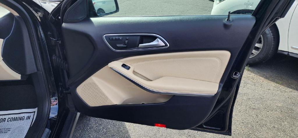MERCEDES-BENZ GLA 2017 MERCEDES-BENZ GLA WDCTG4GB6HJ333679