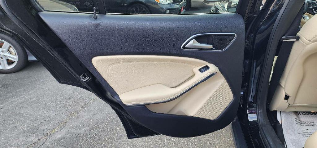 MERCEDES-BENZ GLA 2017 MERCEDES-BENZ GLA WDCTG4GB6HJ333679