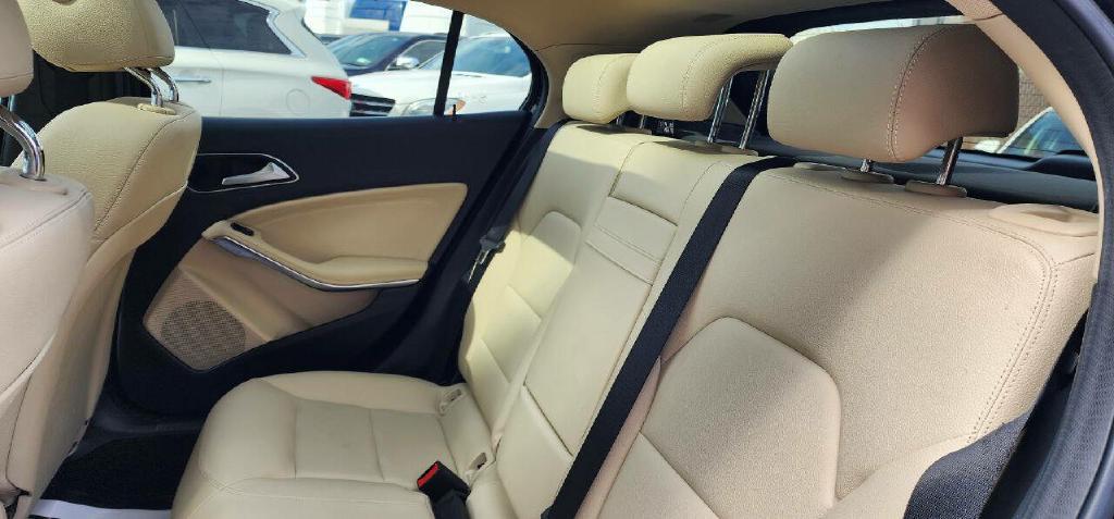 MERCEDES-BENZ GLA 2017 MERCEDES-BENZ GLA WDCTG4GB6HJ333679