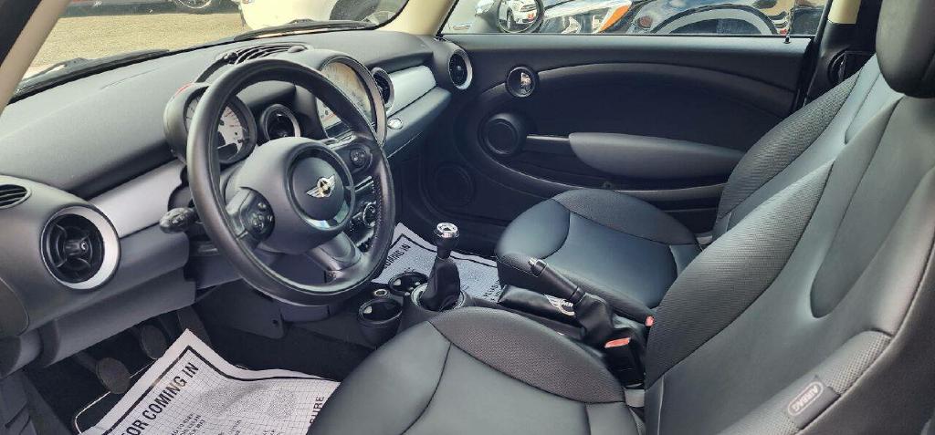 MINI COOPER CLUBMAN 2011 MINI COOPER CLUBMAN WMWZF3C51BTX82340