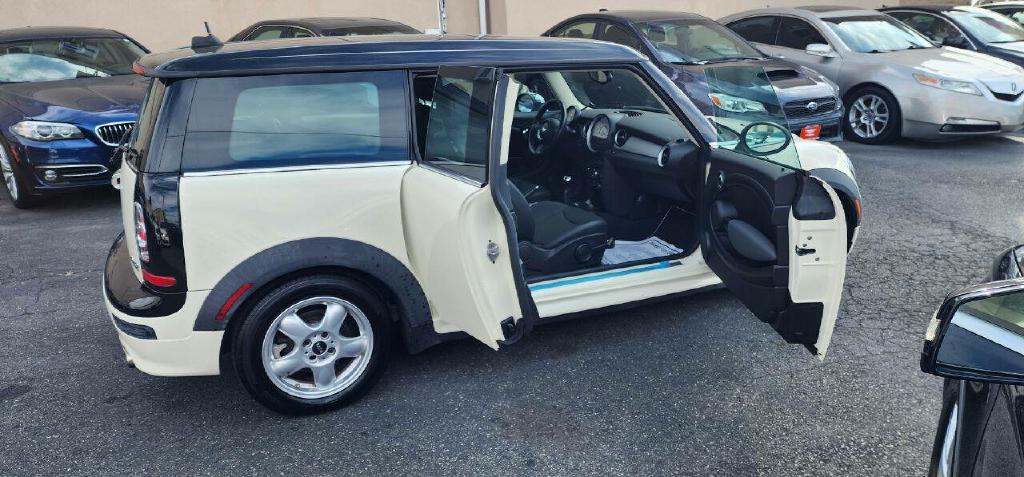 MINI COOPER CLUBMAN 2011 MINI COOPER CLUBMAN WMWZF3C51BTX82340