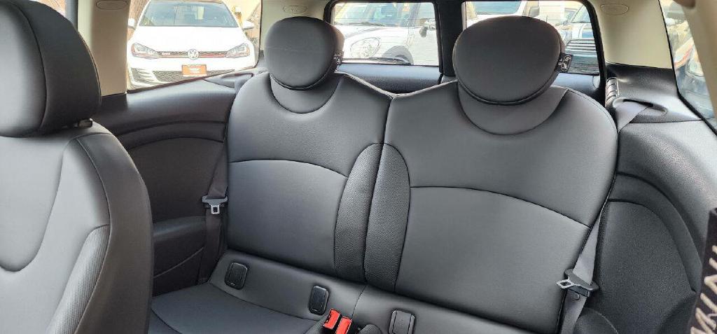 MINI COOPER CLUBMAN 2011 MINI COOPER CLUBMAN WMWZF3C51BTX82340