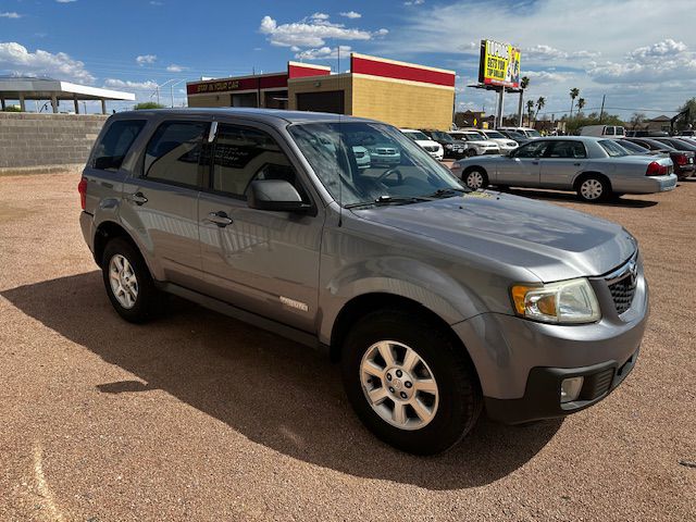 Photo 3 of this MAZDA TRIBUTE