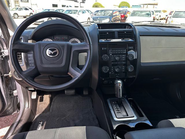 Photo 7 of this MAZDA TRIBUTE