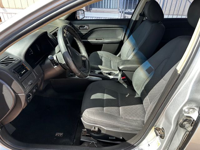 Photo 5 of this FORD FUSION
