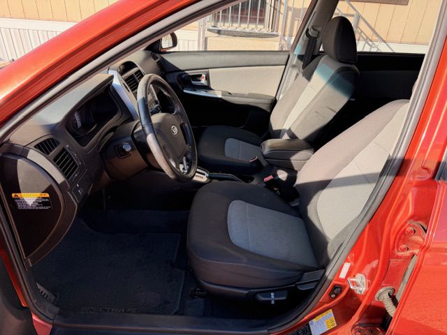 Photo 5 of this KIA SPECTRA5