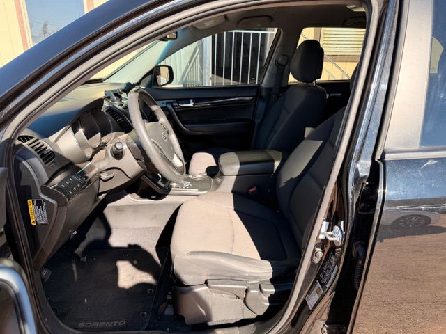 Photo 5 of this KIA SORENTO
