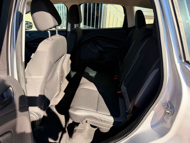 Photo 6 of this FORD ESCAPE