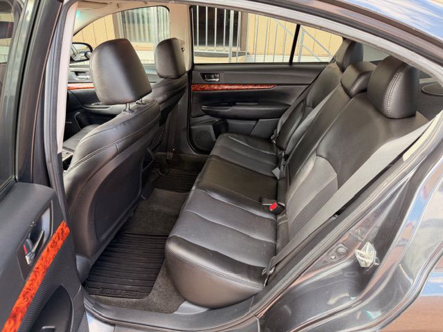 Photo 6 of this SUBARU LEGACY