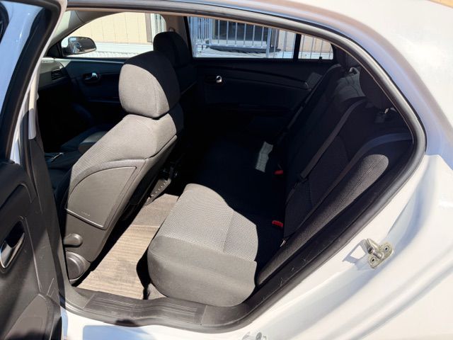 Photo 6 of this CHEVROLET MALIBU