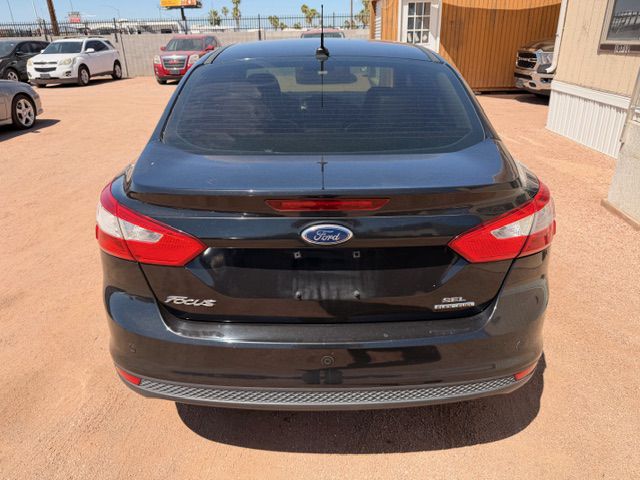 Photo 4 of this FORD FOCUS