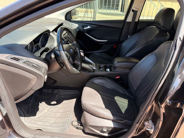 Photo 5 of this FORD FOCUS