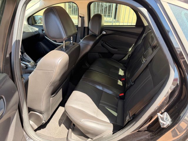 Photo 6 of this FORD FOCUS