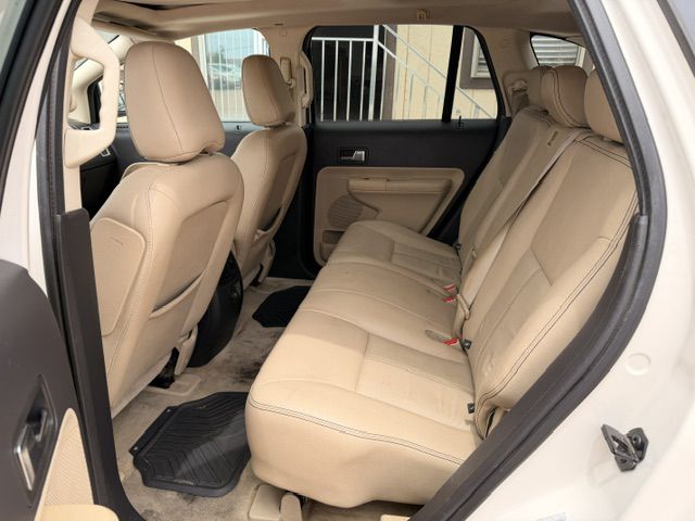 Photo 6 of this FORD EDGE