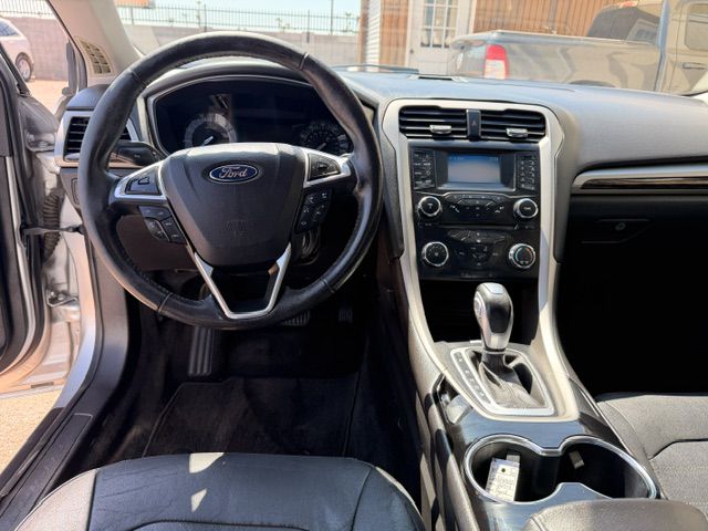 Photo 7 of this FORD FUSION