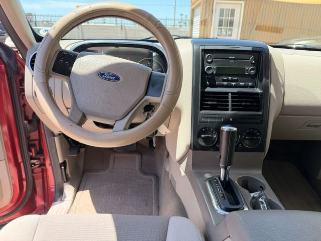 Photo 8 of this FORD EXPLORER