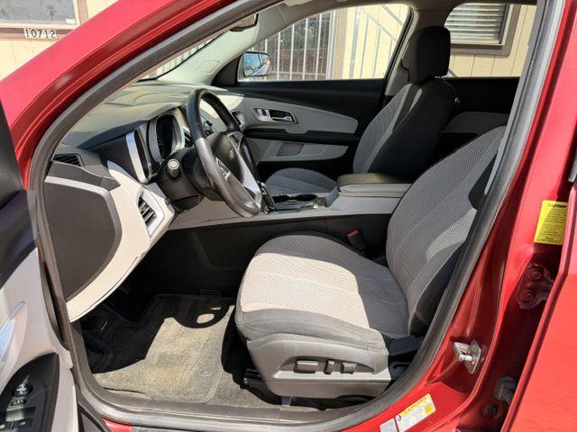 Photo 5 of this CHEVROLET EQUINOX