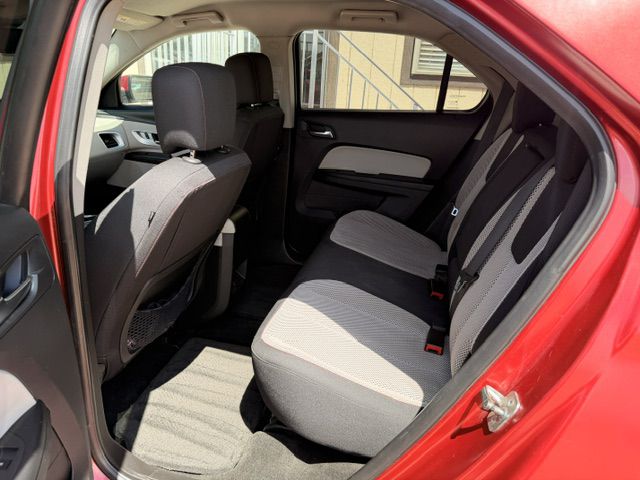 Photo 6 of this CHEVROLET EQUINOX