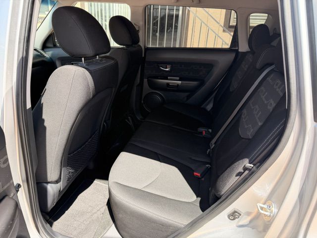 Photo 6 of this KIA SOUL