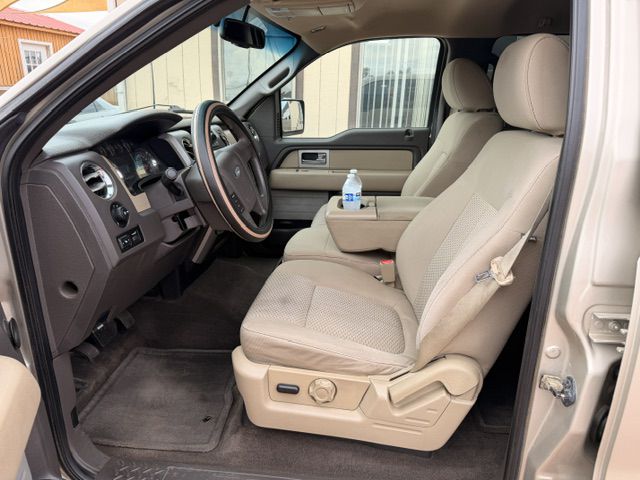 Photo 5 of this FORD F150