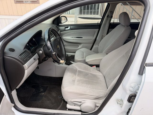 Photo 5 of this CHEVROLET COBALT