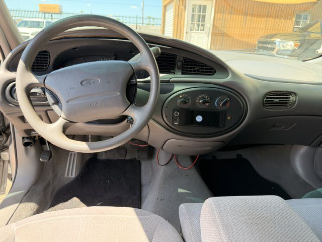 Photo 7 of this FORD TAURUS