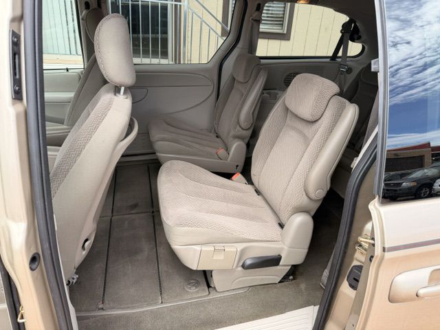 Photo 6 of this DODGE GRAND CARAVAN