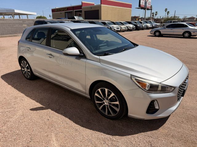 Photo 3 of this HYUNDAI ELANTRA GT