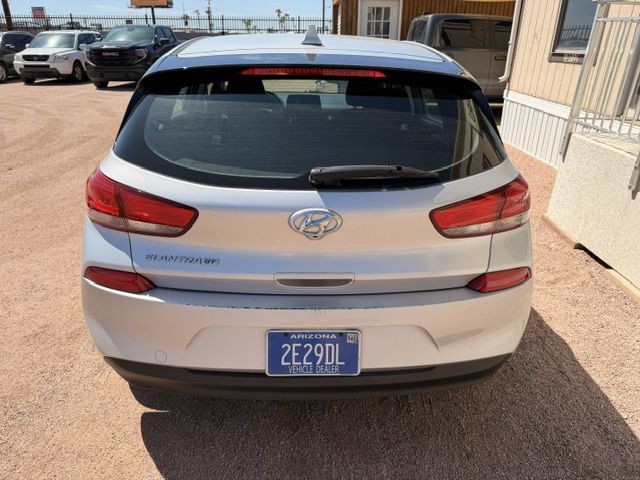 Photo 4 of this HYUNDAI ELANTRA GT