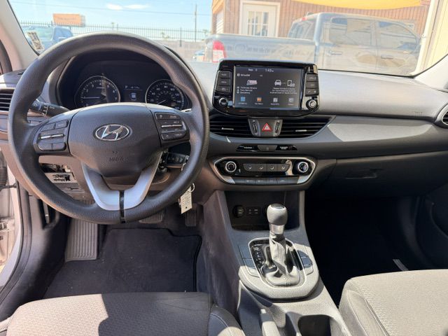 Photo 7 of this HYUNDAI ELANTRA GT