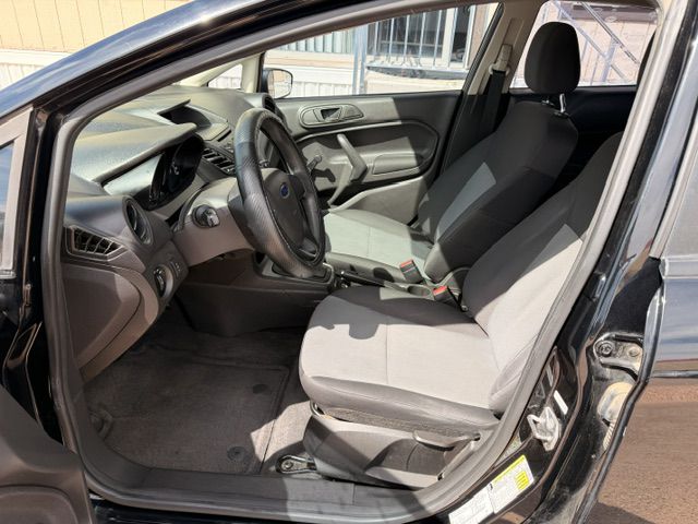 Photo 5 of this FORD FIESTA