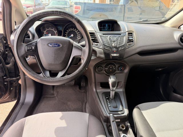 Photo 7 of this FORD FIESTA