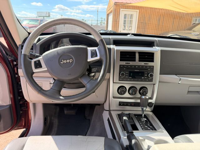 Photo 7 of this JEEP LIBERTY