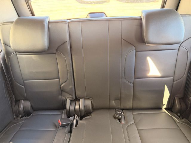 Photo 7 of this CHEVROLET TAHOE