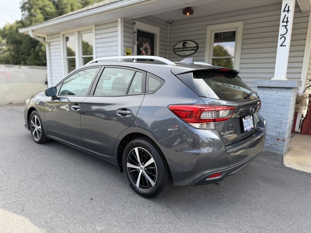 Photo 2 of this SUBARU IMPREZA