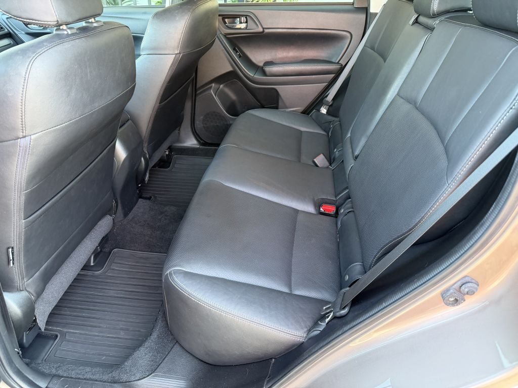 Photo 11 of this SUBARU FORESTER