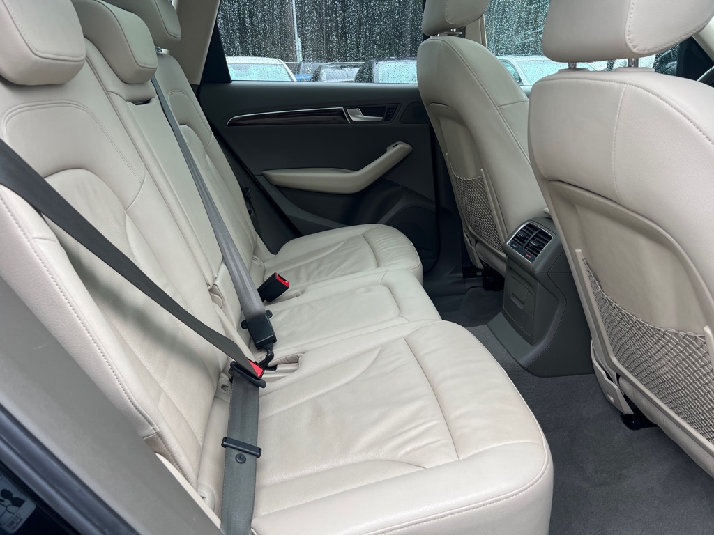 AUDI Q5 2010 AUDI Q5 WA1CKAFP6AA079097
