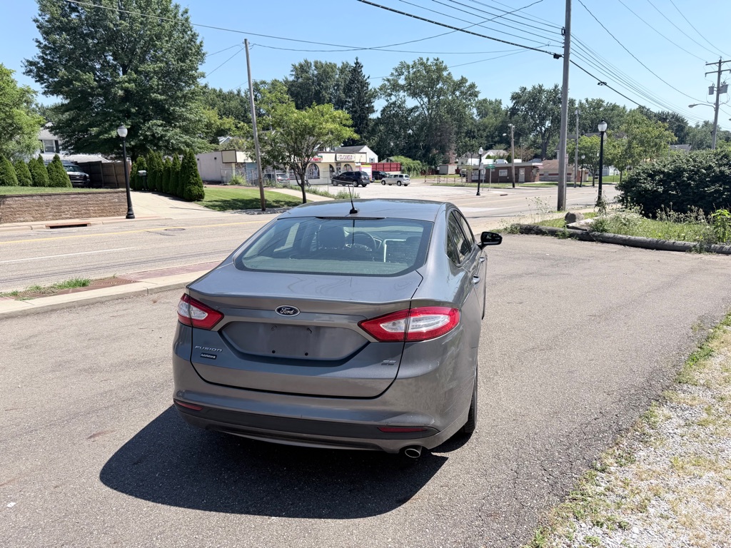 Photo 4 of this FORD FUSION