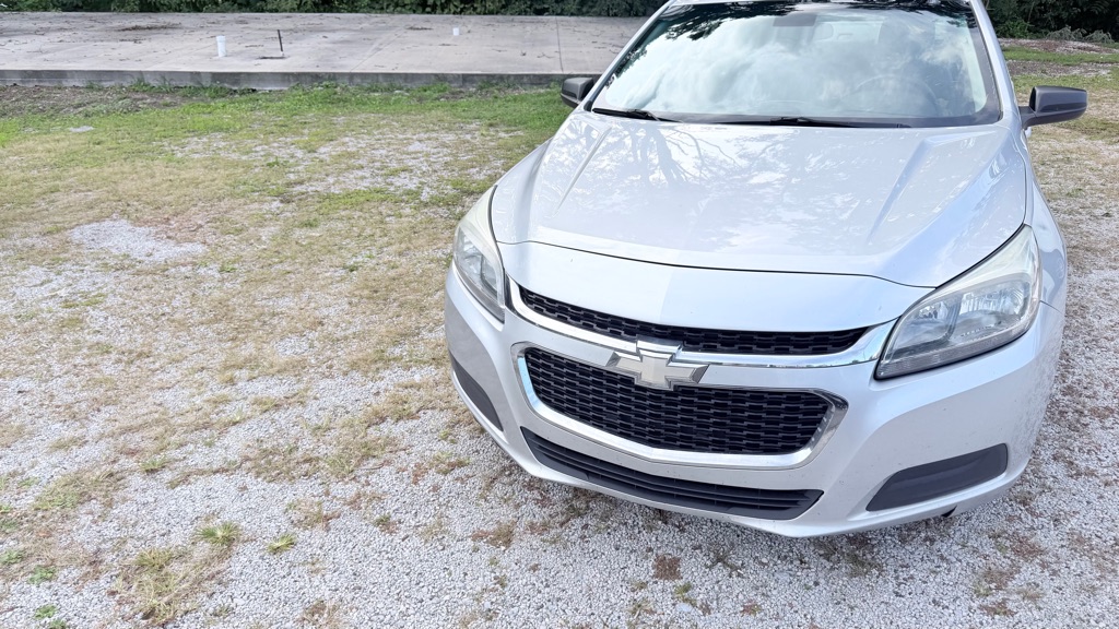 Photo 2 of this CHEVROLET MALIBU