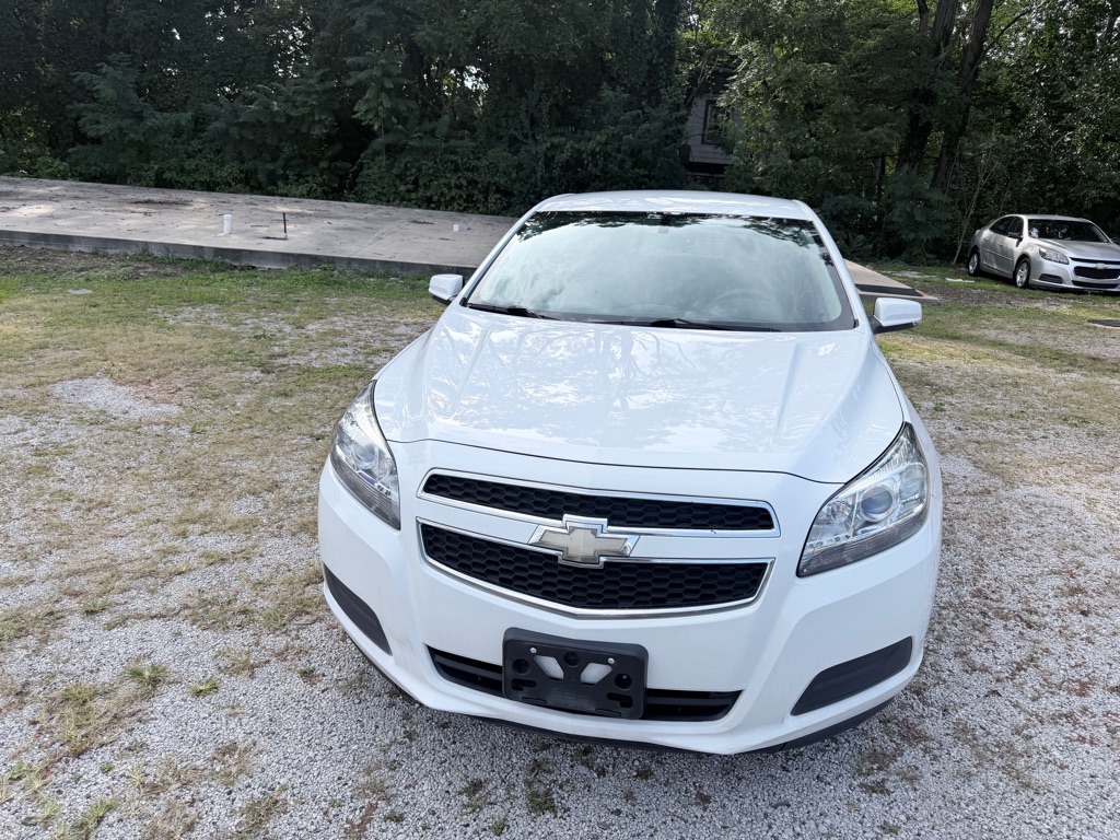 Photo 2 of this CHEVROLET MALIBU