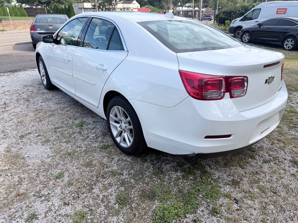Photo 7 of this CHEVROLET MALIBU